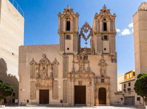 Basilica of Santa Maria photo